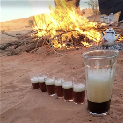 Egy marokkói vén teáskannájából, Látva a kínai tea távoli horizontját